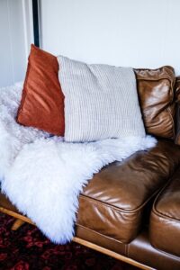Tips for Creating a Cosy and Inviting Living Room Space on a Budget