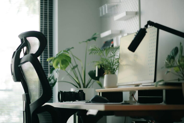 Creating a Relaxing Home Workspace to Boost Productivity and Wellbeing